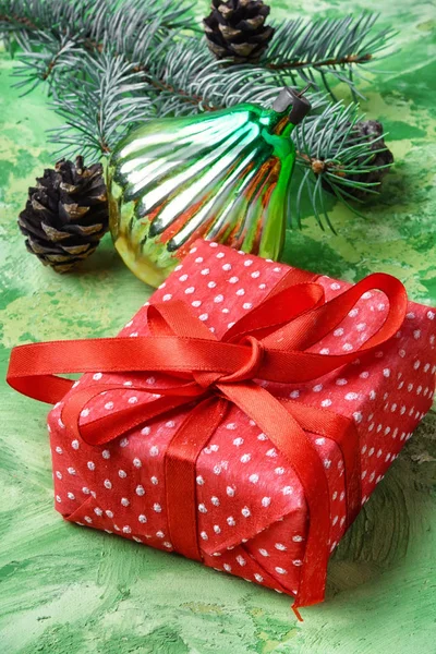 Caja con regalo para Navidad —  Fotos de Stock