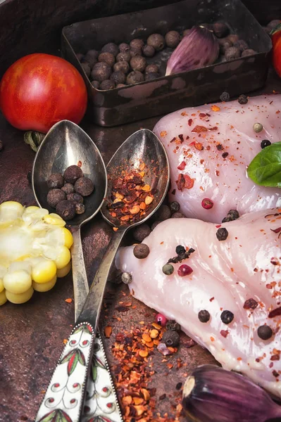 Rohes Hühnerfleisch — Stockfoto