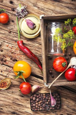 yerli turşu domates