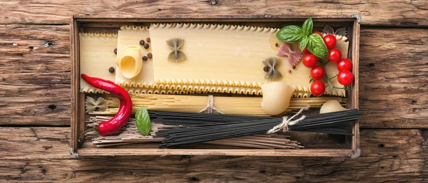 Raw pasta and lasagna — Stock Photo, Image