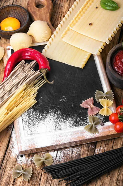 Syrové těstoviny a lasagne — Stock fotografie