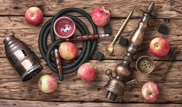 ยาสูบ Hookah บนยาสูบแอปเปิ้ล — ภาพถ่ายสต็อก