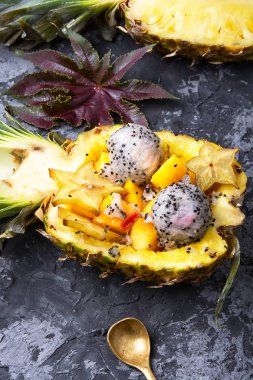 Ananas Meyve salatası