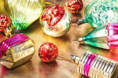 Noel cam vintage baubles