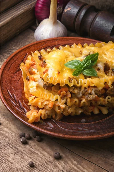 İtalyan geleneksel lazanya