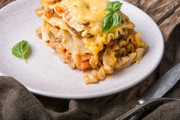 İtalyan geleneksel lazanya