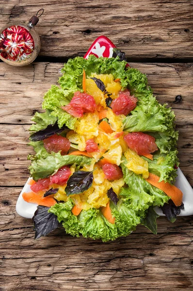 Новорічний салат з цитрусовим — стокове фото