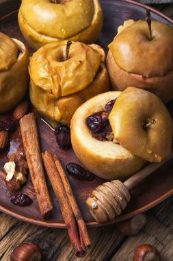 sonbahar elma pişmiş