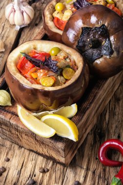 sebze ile fırında patlıcan