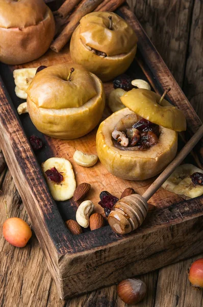 sonbahar elma pişmiş