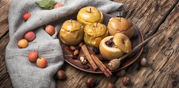 sonbahar elma pişmiş