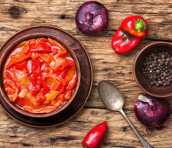 Macar mutfağının klasik yemek lecso