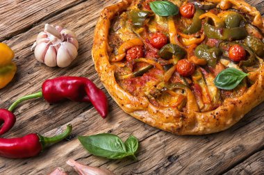 sebze ev yapımı pizza