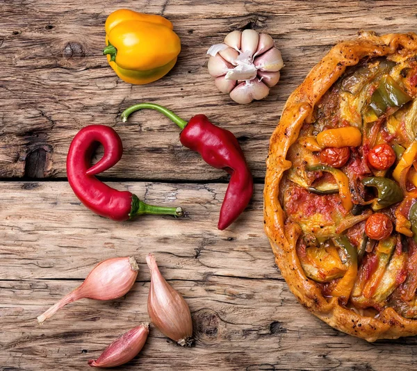 Vegetabiliska hemmagjord pizza — Stockfoto