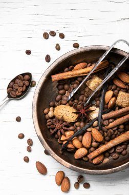 Kavrulmuş kahve çekirdeği.