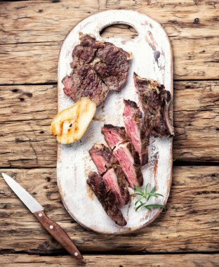 Armut soslu ızgara biftek