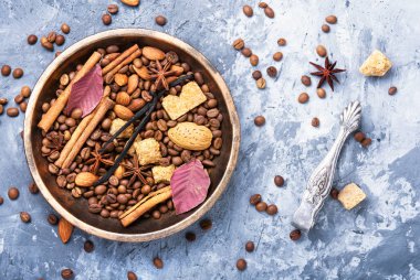 Kavrulmuş kahve çekirdeği.