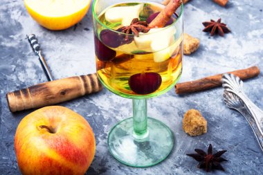 Geleneksel yaz içki sangria