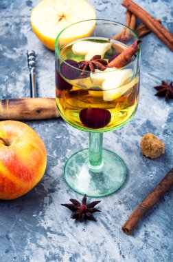 Geleneksel yaz içki sangria