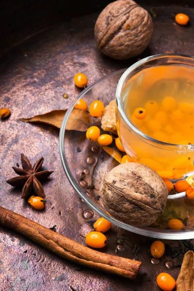 Té saludable con espino cerval de mar — Foto de Stock