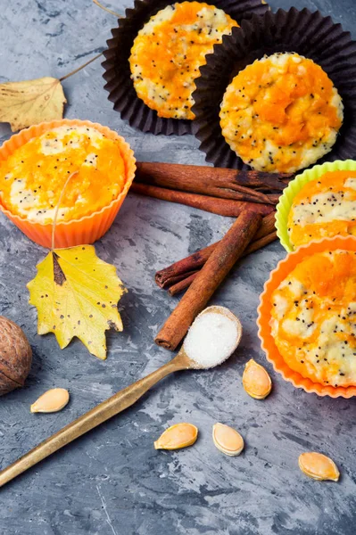 Herfst cupcake met pompoen — Stockfoto