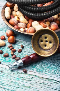 Bir somun tadı ile Asya nargile