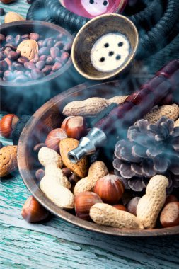 Bir somun tadı ile Asya nargile