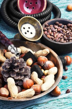 Bir somun tadı ile nargile