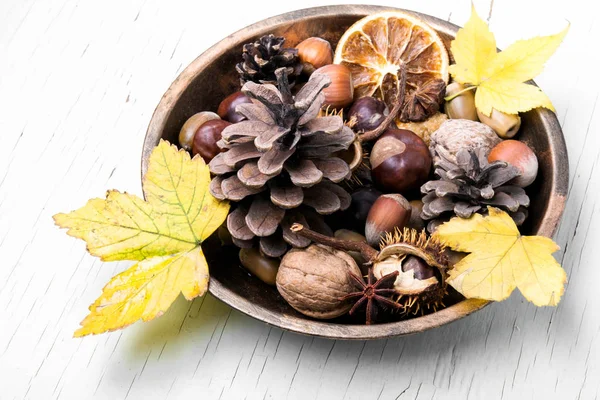 sembolik sonbahar Ikebana