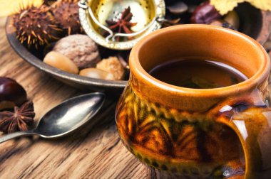 Bitkisel sonbahar çay