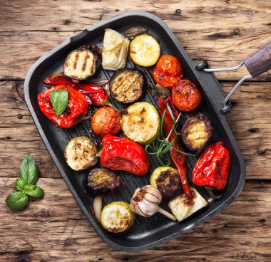 ızgara sebze ile pan