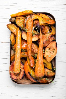 Fırında kabak havuç ile