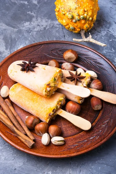 Ice cream with pumpkin and nuts — Stock Photo, Image