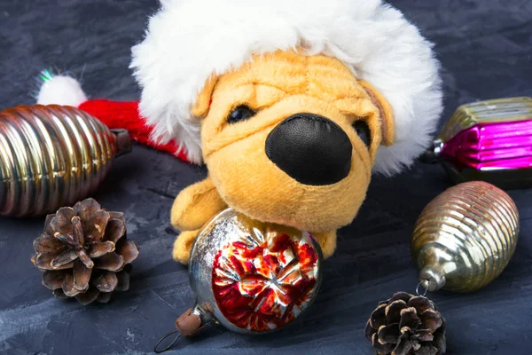 Decoración de Navidad con perro de juguete — Foto de Stock