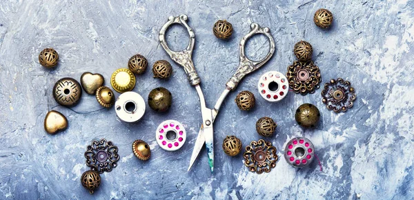 Buttons, scissors and thread — Stock Photo, Image