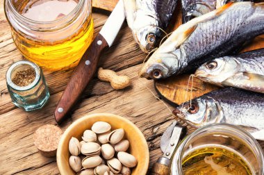 tuzlu balık ve bira