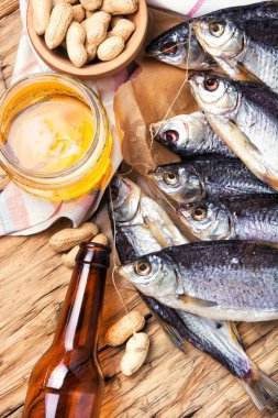 tuzlu balık ve bira