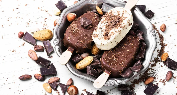 Summer chocolate ice cream — Stock Photo, Image