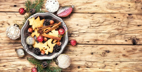 Christmas cookies and xmas baubles — Stock Photo, Image