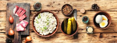 Rus et salatası Olivier
