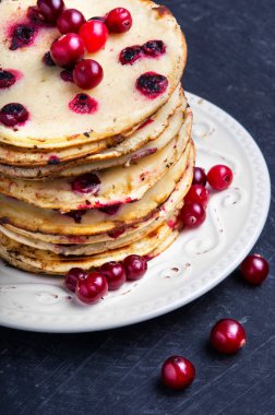 yaban mersini ile Pancakes