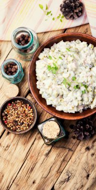Rus et salatası Olivier