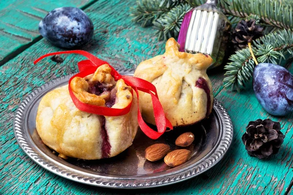 Weihnachten mit Pflaume gebacken — Stockfoto