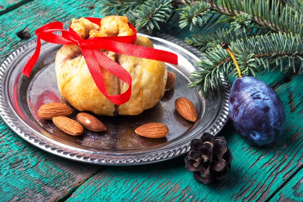 Weihnachten mit Pflaume gebacken — Stockfoto