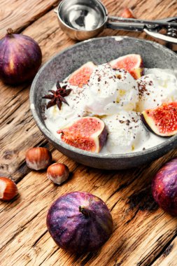 Yaz dondurma incir ile