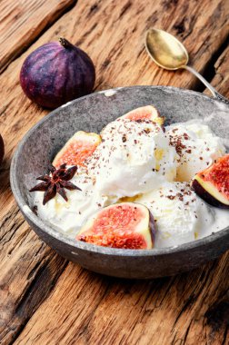 Yaz dondurma incir ile