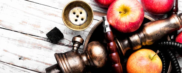 Nargile with apple — Stock Photo, Image