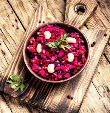 Rus salatası sirkesi