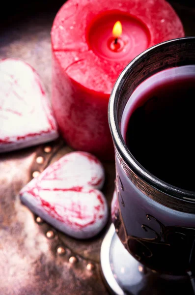 Wine and symbolic heart — Stock Photo, Image