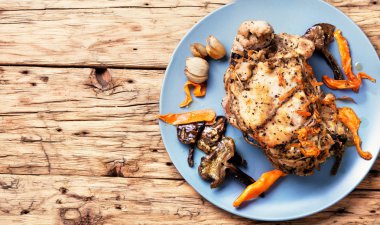 Mantar ile lezzetli jambon